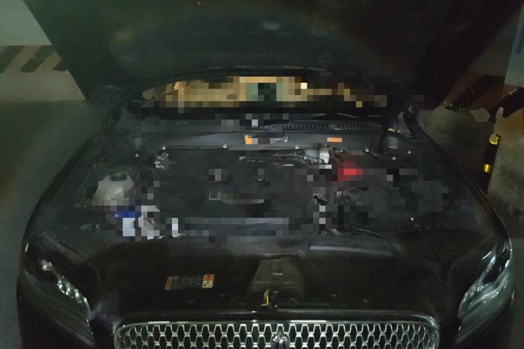 Used Lincoln MKZ 2018 2.0T Premium Edition Engine Bay