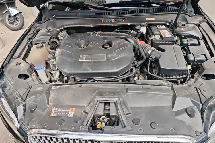 Used Lincoln MKZ 2018 2.0T Premium Edition Engine Bay
