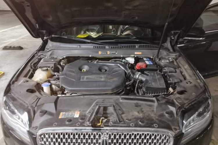Used Lincoln MKZ 2018 2.0T Luxury Edition Engine Bay