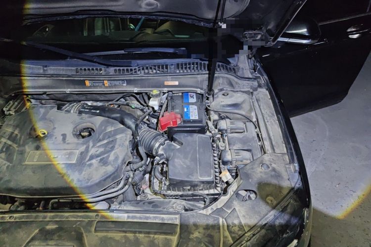 Used Lincoln MKZ 2018 2.0T Premium Edition Engine Bay Left