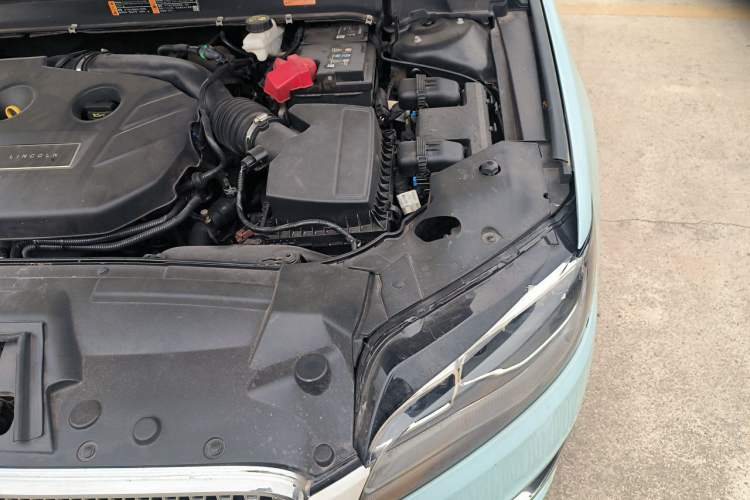 Used Lincoln MKZ 2018 2.0T Prestige Edition Engine Bay Left