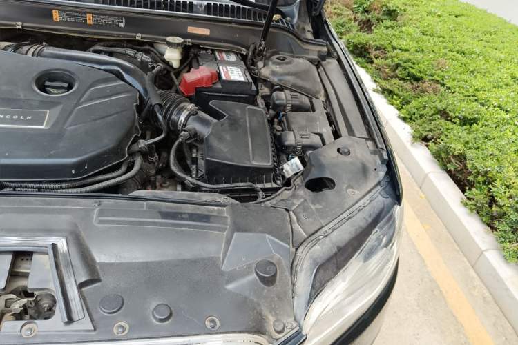 Used Lincoln MKZ 2018 2.0T Luxury Edition Engine Bay Left
