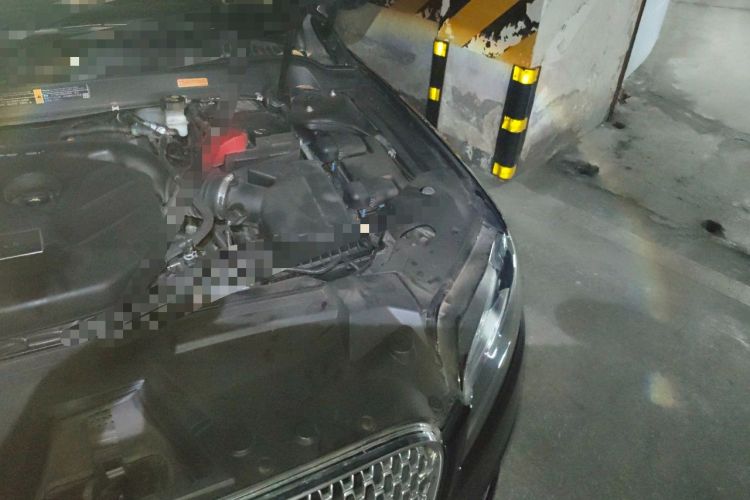 Used Lincoln MKZ 2018 2.0T Premium Edition Engine Bay Left