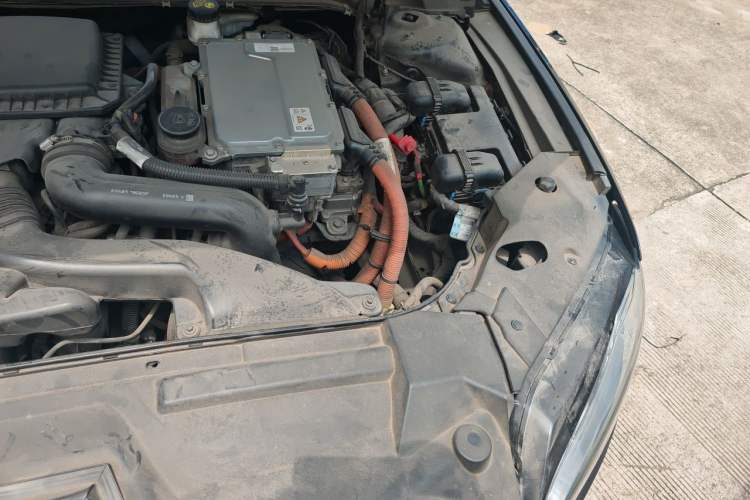 Used Lincoln MKZ 2018 2.0T Prestige Edition Engine Bay Left