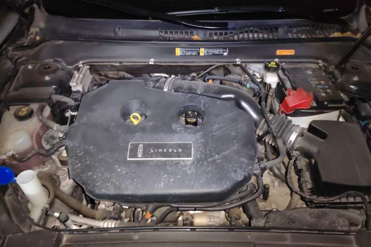 Used Lincoln MKZ 2018 2.0T Premium Edition Engine Bay