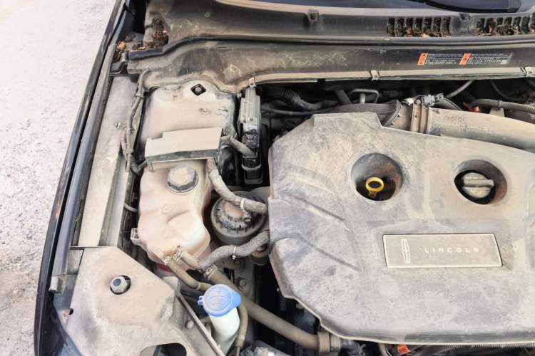 Used Lincoln MKZ 2018 2.0T Premium Edition Engine Bay Right