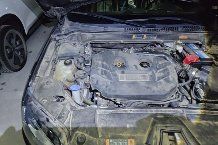 Used Lincoln MKZ 2018 2.0T Premium Edition Engine Bay Right