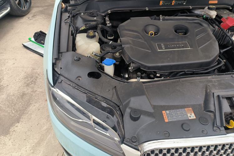 Used Lincoln MKZ 2018 2.0T Prestige Edition Engine Bay Right