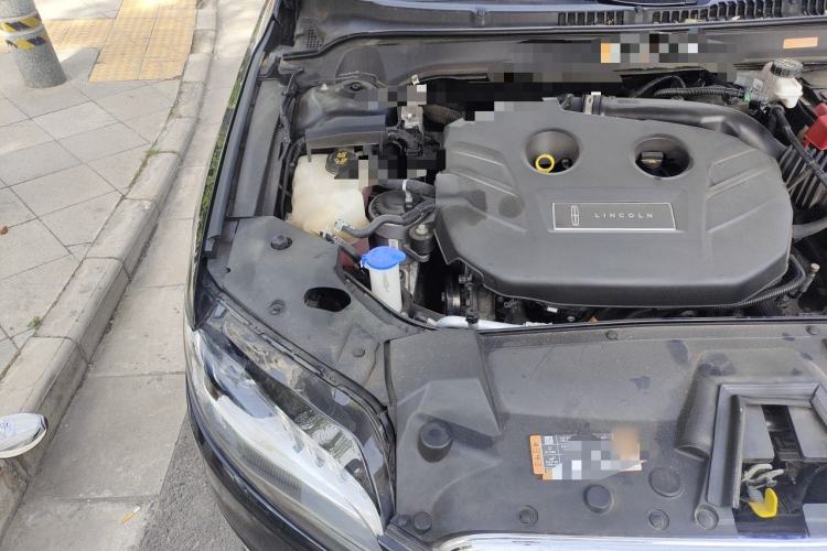 Used Lincoln MKZ 2018 2.0T Premium Edition Engine Bay Right
