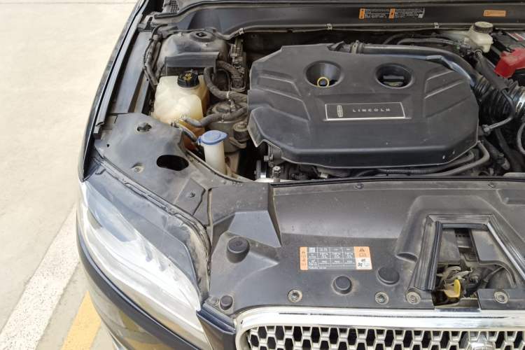 Used Lincoln MKZ 2018 2.0T Luxury Edition Engine Bay Right