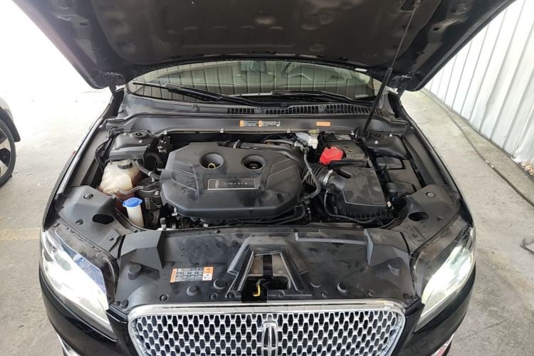 Used Lincoln MKZ 2018 2.0T Premium Edition Engine Bay