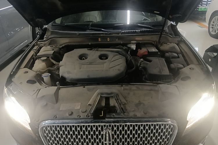 Used Lincoln MKZ 2018 2.0T Premium Edition Engine Bay