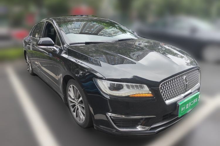 Used Lincoln MKZ 2018 2.0T Luxury Edition Front Right 45 Deg