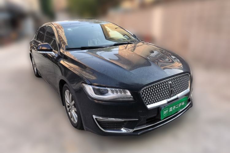 Used Lincoln MKZ 2018 2.0T Premium Edition Front Right 45 Deg