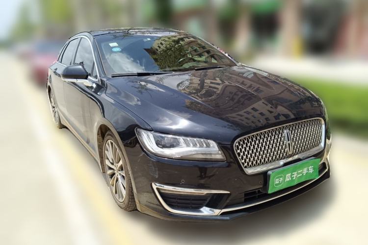 Used Lincoln MKZ 2018 2.0T Luxury Edition Front Right 45 Deg