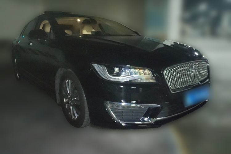 Used Lincoln MKZ 2018 2.0T Premium Edition Front Right 45 Deg