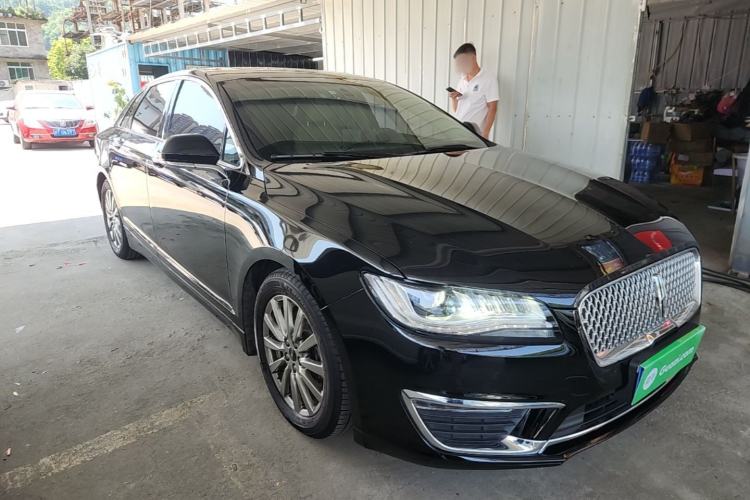 Used Lincoln MKZ 2018 2.0T Premium Edition Front Right 45 Deg