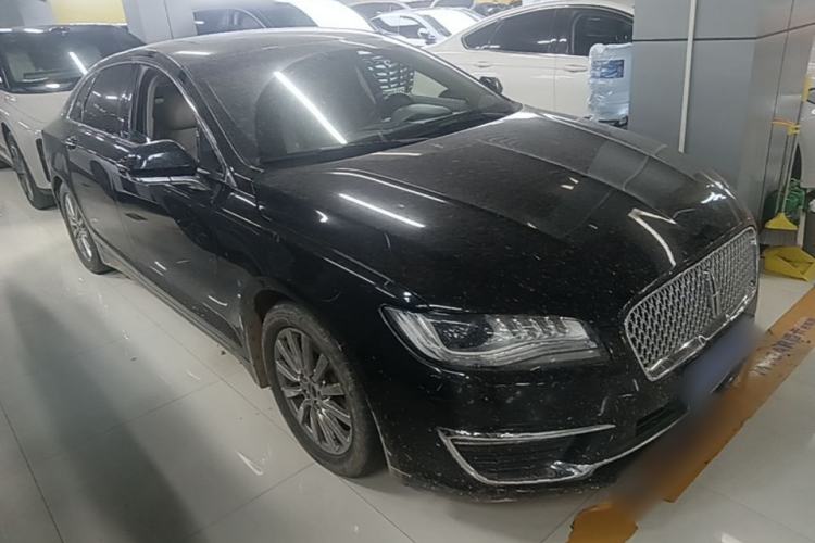 Used Lincoln MKZ 2018 2.0T Premium Edition Front Right 45 Deg
