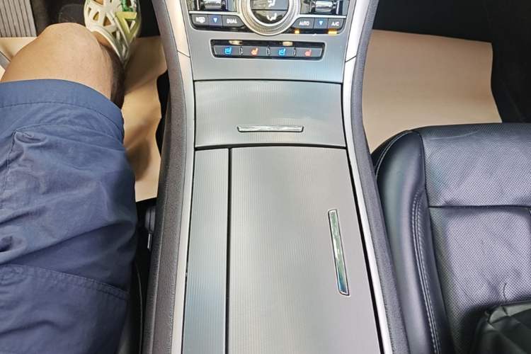 Used Lincoln MKZ 2018 2.0T Luxury Edition Gear Lever