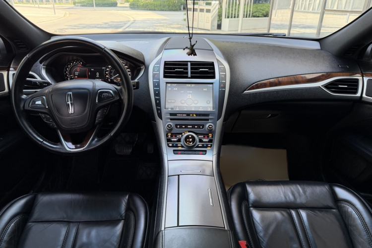 Used Lincoln MKZ 2018 2.0T Premium Edition Interior 1