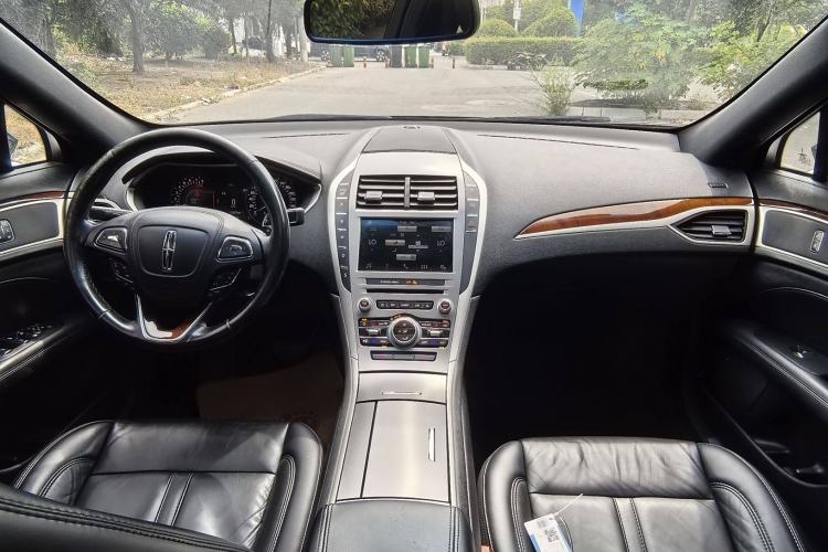 Used Lincoln MKZ 2018 2.0T Premium Edition Interior 1
