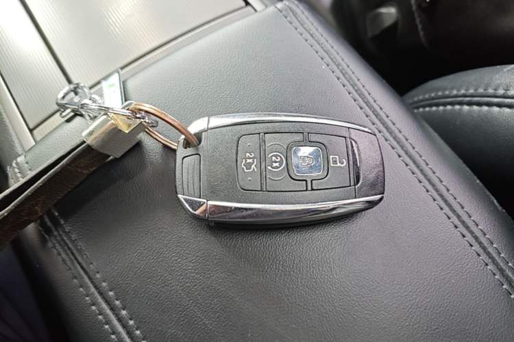 Used Lincoln MKZ 2018 2.0T Luxury Edition Interior 1