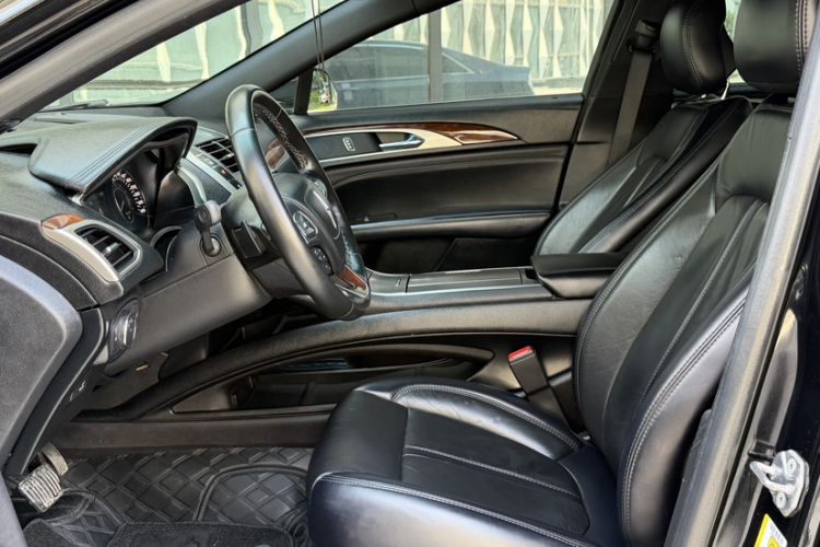 Used Lincoln MKZ 2018 2.0T Premium Edition Interior 2