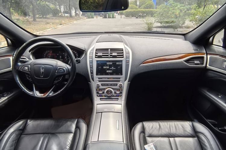 Used Lincoln MKZ 2018 2.0T Premium Edition Interior 2