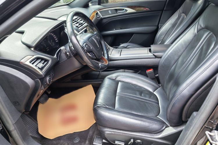Used Lincoln MKZ 2018 2.0T Premium Edition Interior 4