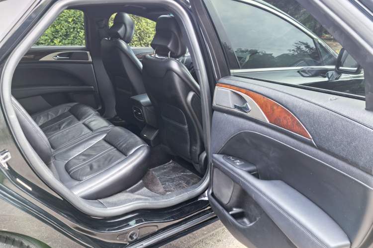 Used Lincoln MKZ 2018 2.0T Premium Edition Interior 9