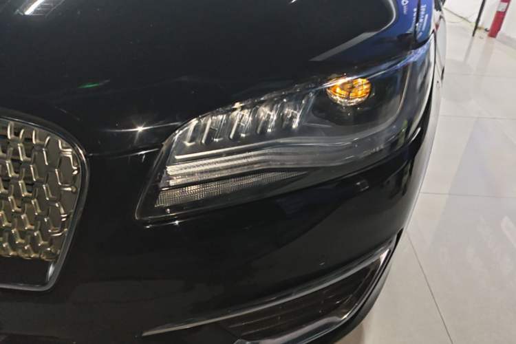 Used Lincoln MKZ 2018 2.0T Luxury Edition Left Front Headlight