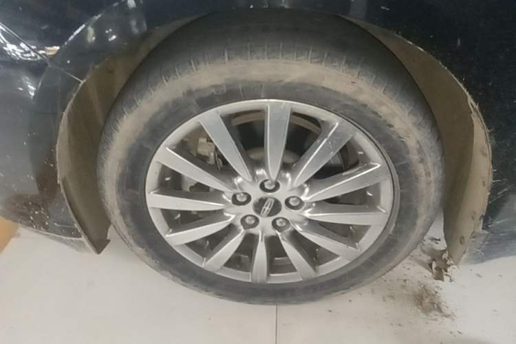 Used Lincoln MKZ 2018 2.0T Premium Edition Left Front Wheel Hub