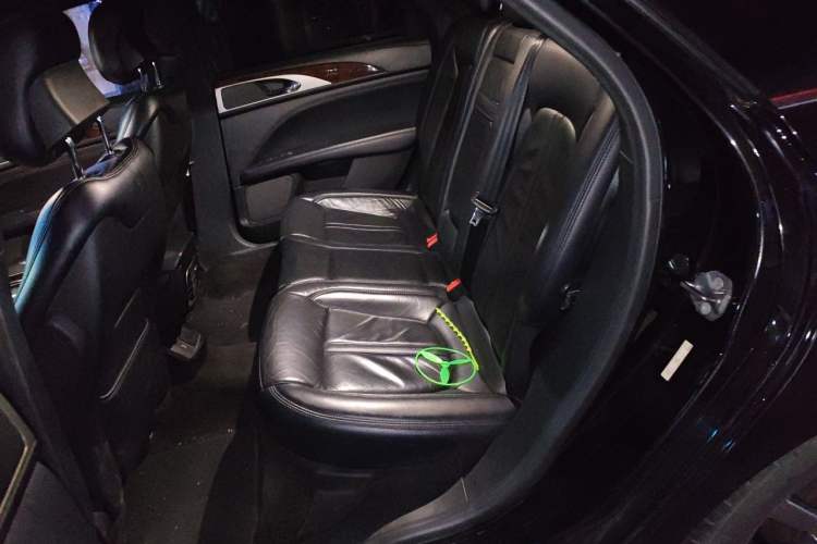 Used Lincoln MKZ 2018 2.0T Premium Edition Left Rear Seat