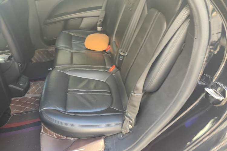 Used Lincoln MKZ 2018 2.0T Luxury Edition Left Rear Seat