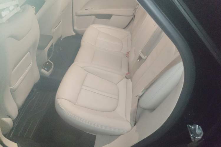 Used Lincoln MKZ 2018 2.0T Premium Edition Left Rear Seat