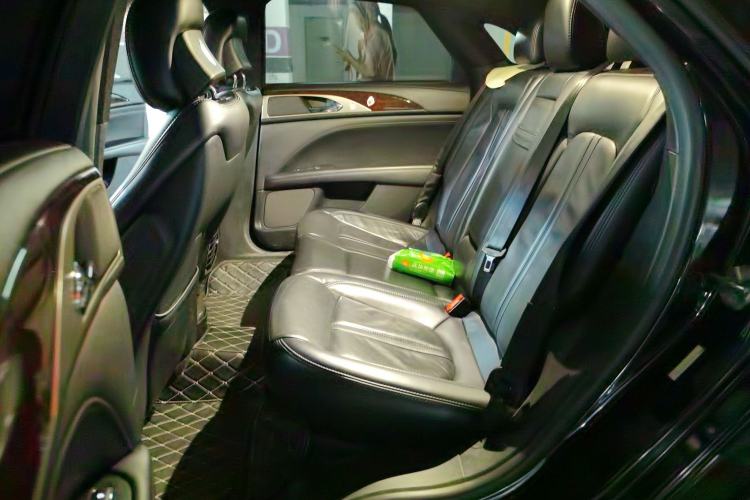 Used Lincoln MKZ 2018 2.0T Luxury Edition Left Rear Seat
