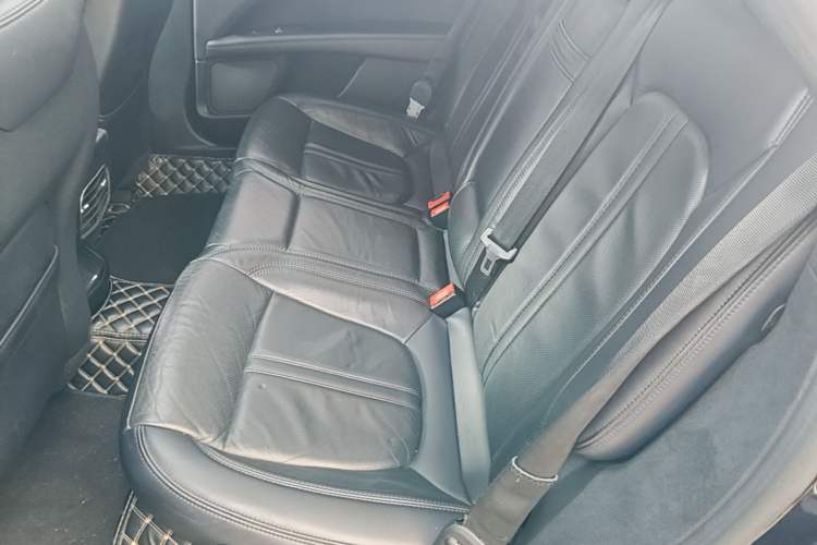 Used Lincoln MKZ 2018 2.0T Luxury Edition Left Rear Seat