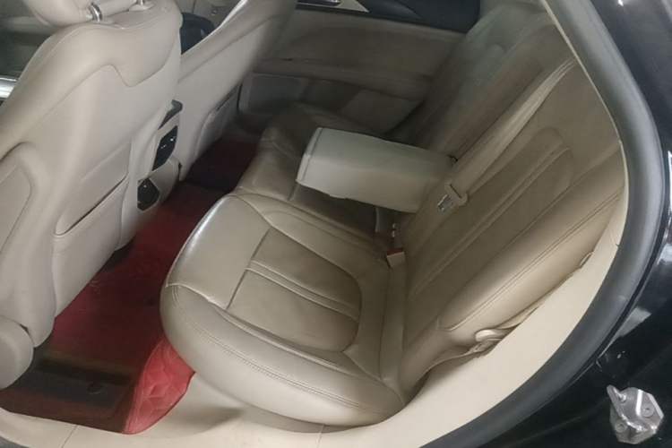 Used Lincoln MKZ 2018 2.0T Premium Edition Left Rear Seat