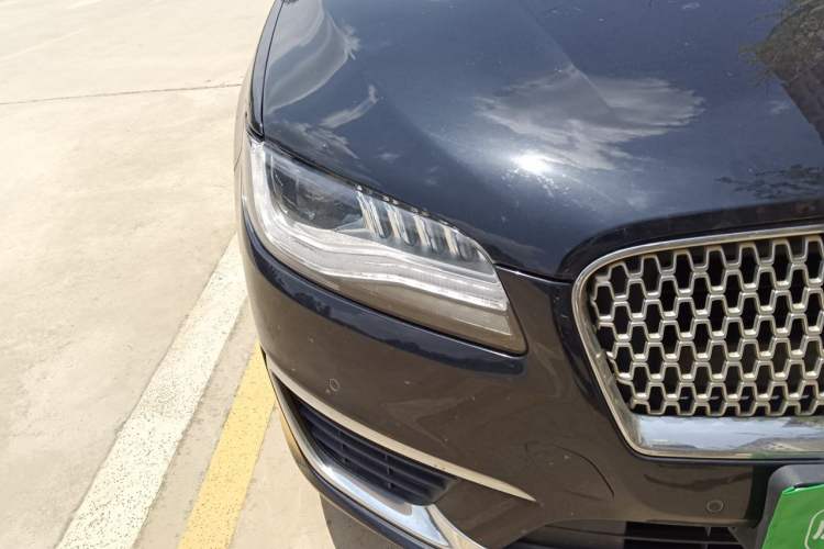 Used Lincoln MKZ 2018 2.0T Luxury Edition Right Front Headlight