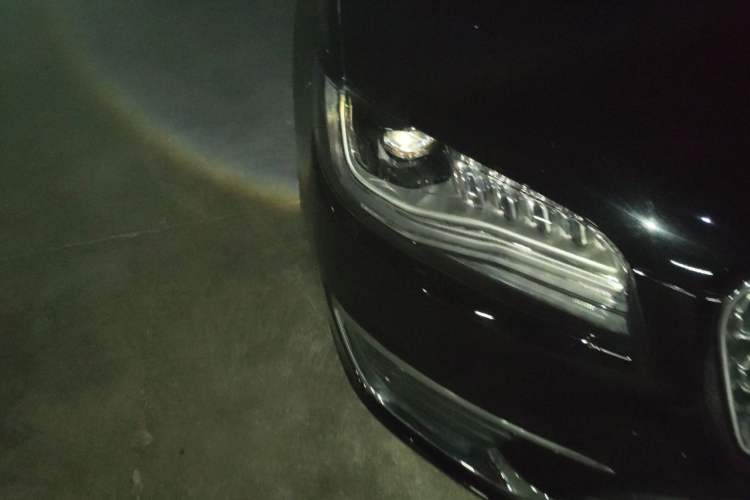 Used Lincoln MKZ 2018 2.0T Premium Edition Right Front Headlight