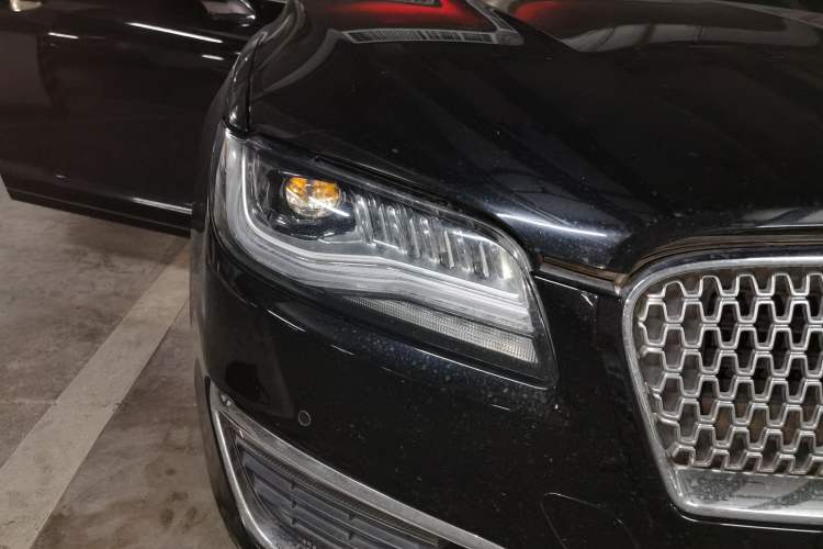 Used Lincoln MKZ 2018 2.0T Luxury Edition Right Front Headlight