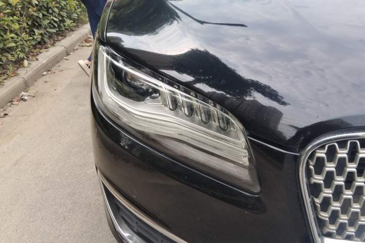 Used Lincoln MKZ 2018 2.0H Hybrid Luxury Edition Right Front Headlight