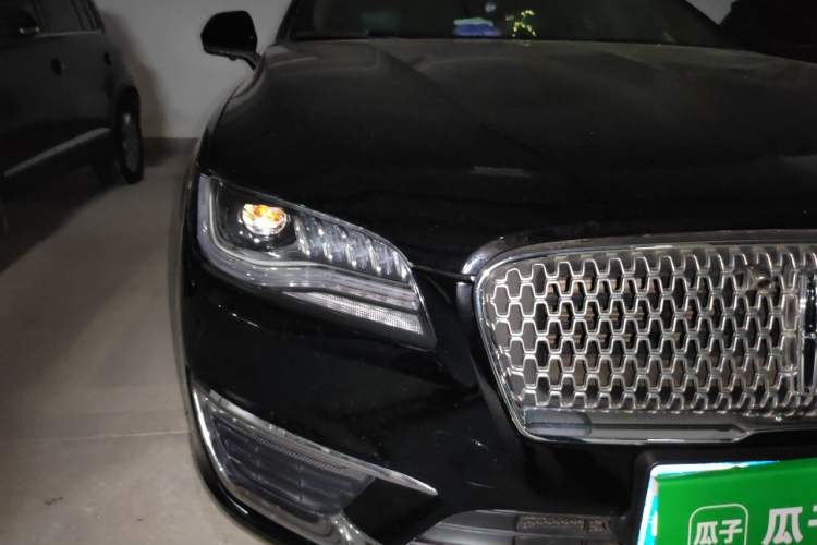 Used Lincoln MKZ 2018 2.0T Premium Edition Right Front Headlight