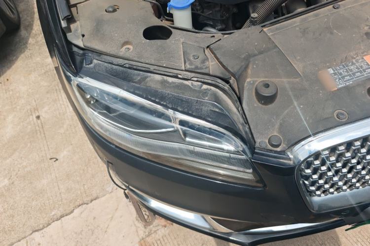 Used Lincoln MKZ 2018 2.0T Prestige Edition Right Front Headlight