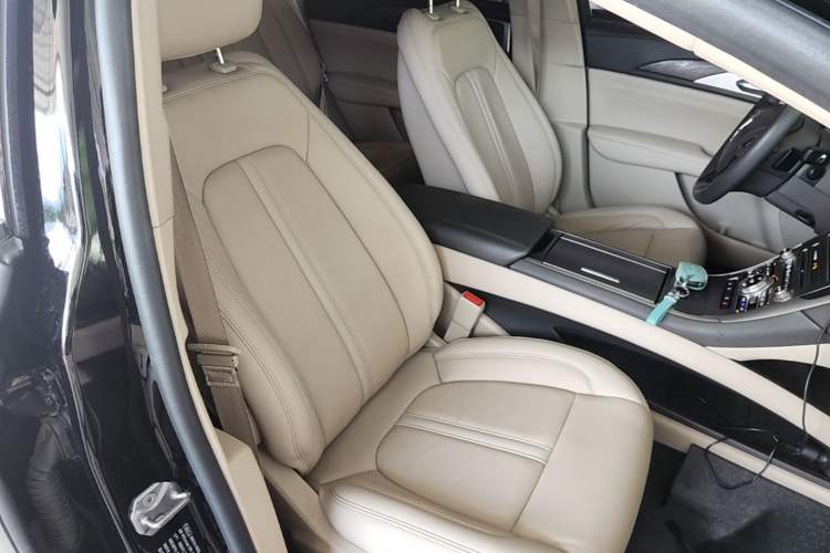 Used Lincoln MKZ 2018 2.0T Premium Edition Right Front Seat