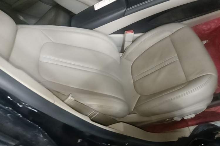 Used Lincoln MKZ 2018 2.0T Premium Edition Right Front Seat