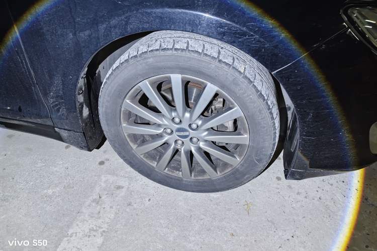 Used Lincoln MKZ 2018 2.0T Premium Edition Right Front Wheel Hub