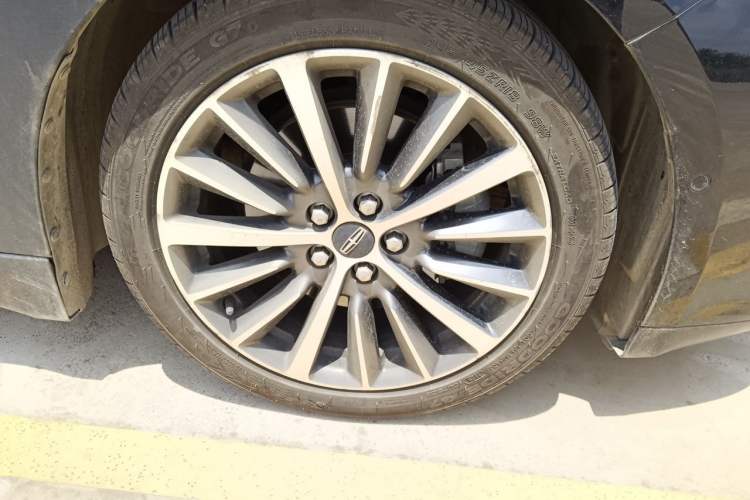 Used Lincoln MKZ 2018 2.0T Luxury Edition Right Front Wheel Hub