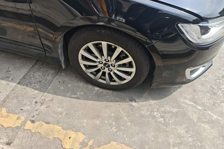 Used Lincoln MKZ 2018 2.0T Premium Edition Right Front Wheel Hub