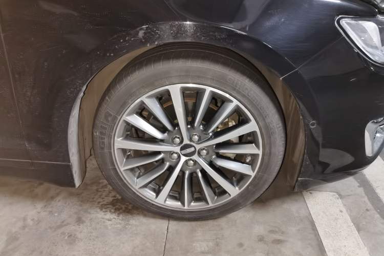 Used Lincoln MKZ 2018 2.0T Luxury Edition Right Front Wheel Hub